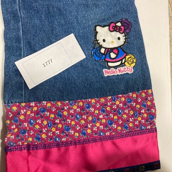 Hello Kitty Ribbon Flare Hem Denim Jeans Sz 6 Sanrio - Picture 6 of 6